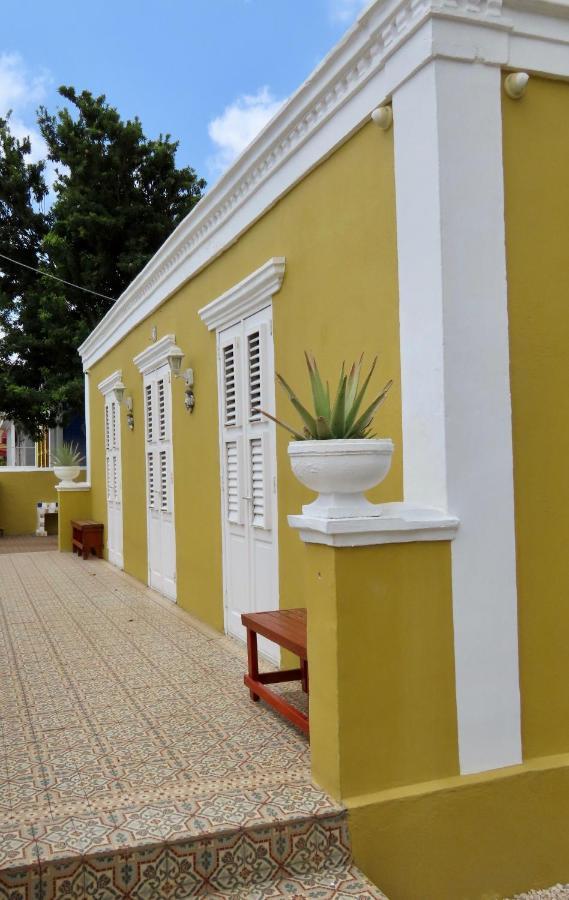 Historic Building The Palm Backyard Studio-Apartment Willemstad, Curacao Feel Home Away From Home Exteriör bild